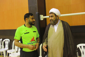 تصاویر / بازدید مدیر حوزه علمیه قزوین از مسابقات فوتسال جام وحدت حوزه و دانشگاه