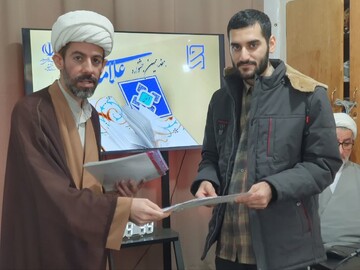 تصاویر/ تقدیر از برگزیده جشنواره علامه حلی (ره) در مدرسه علمیه جامع  رشت