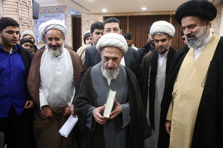 تصاویر/ درس اخلاق هفتگی آیت الله العظمی سبحانی