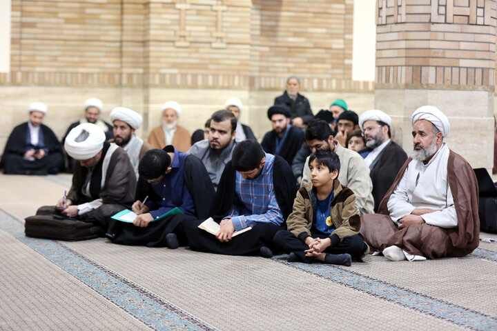 تصاویر/ درس اخلاق هفتگی آیت الله العظمی سبحانی