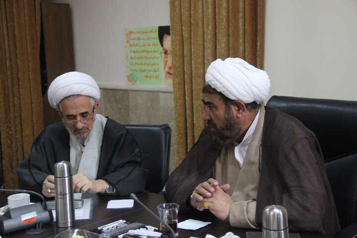 تصاویر / جلسه شورای پژوهشی در حوزه علمیه استان قزوین