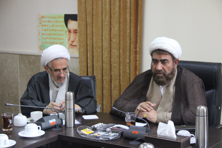 تصاویر / جلسه شورای پژوهشی در حوزه علمیه استان قزوین