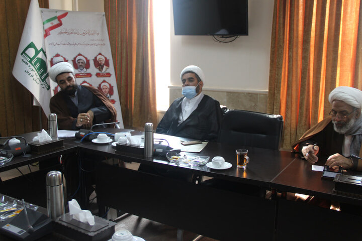 تصاویر / جلسه شورای پژوهشی در حوزه علمیه استان قزوین