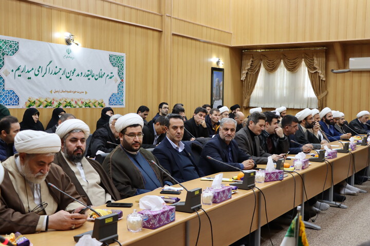 تصاویر/ نشست وحدت حوزه و دانشگاه در اردبیل