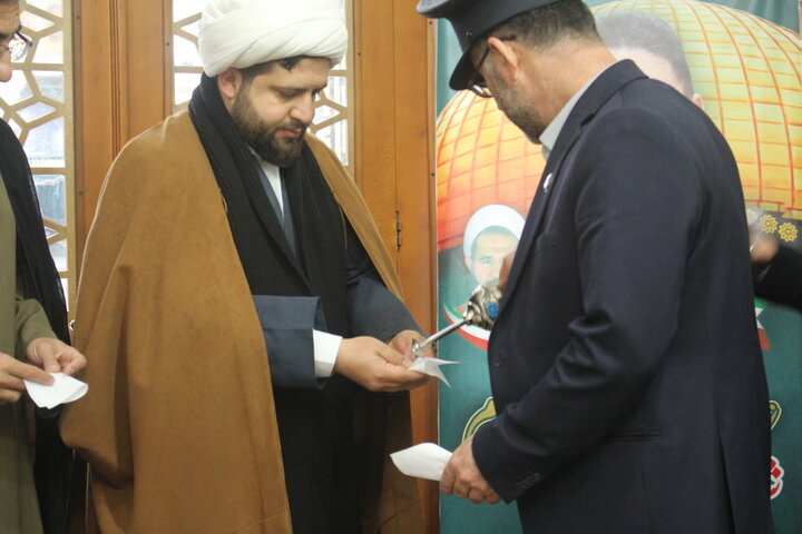 غبارروبی مزار شهید مفتح با حضور طلاب و دانشجویان + تصاویر