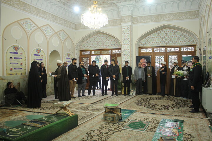 غبارروبی مزار شهید مفتح با حضور طلاب و دانشجویان + تصاویر