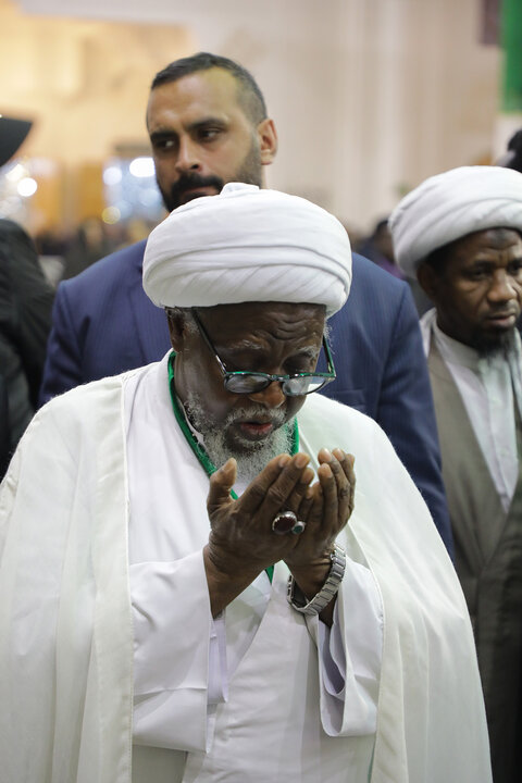 تشرف شیخ زکزاکی به زیارت حرم حضرت فاطمه معصومه (س) + تصاویر