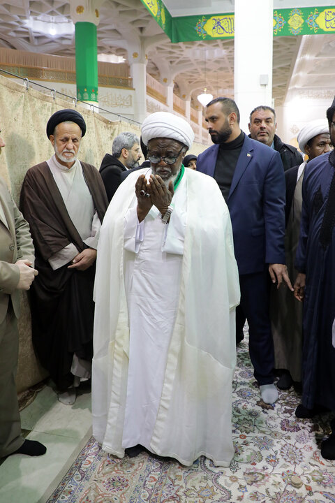 تشرف شیخ زکزاکی به زیارت حرم حضرت فاطمه معصومه (س) + تصاویر