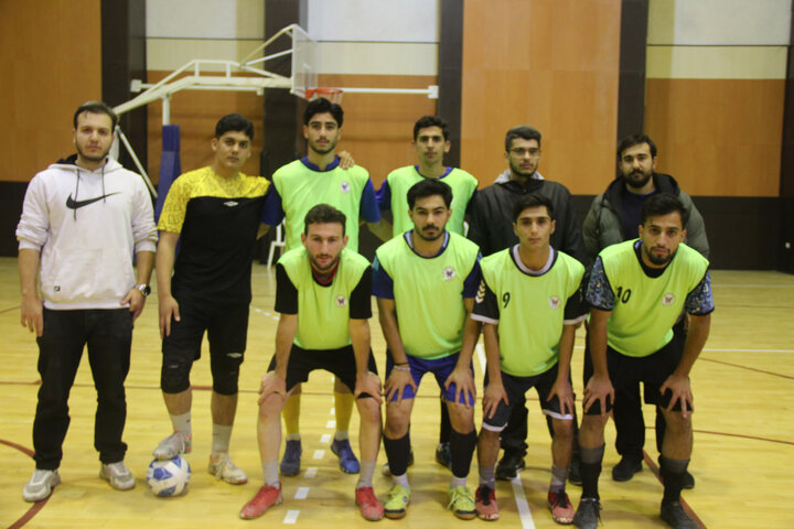 تصاویر / بازدید مدیر حوزه علمیه قزوین از مسابقات فوتسال جام وحدت حوزه ودانشگاه