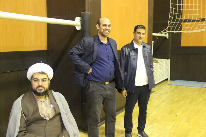 تصاویر / بازدید مدیر حوزه علمیه قزوین از مسابقات فوتسال جام وحدت حوزه ودانشگاه