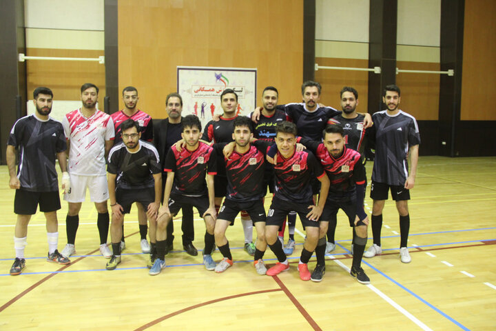 تصاویر / بازدید مدیر حوزه علمیه قزوین از مسابقات فوتسال جام وحدت حوزه ودانشگاه