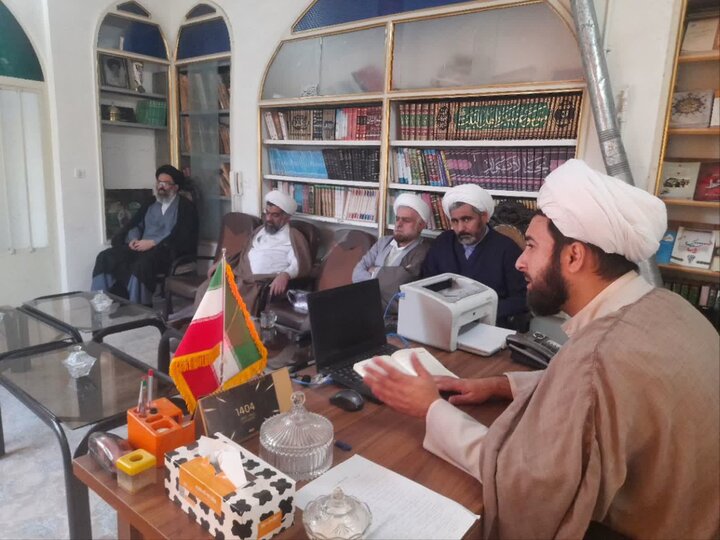 تصاویر/ نشست کارگروه علمی تربیتی مدرسه علمیه آیت‌الله مصطفوی(ره)