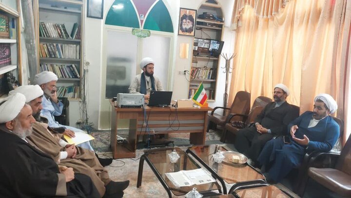 تصاویر/ نشست کارگروه علمی تربیتی مدرسه علمیه آیت‌الله مصطفوی(ره)