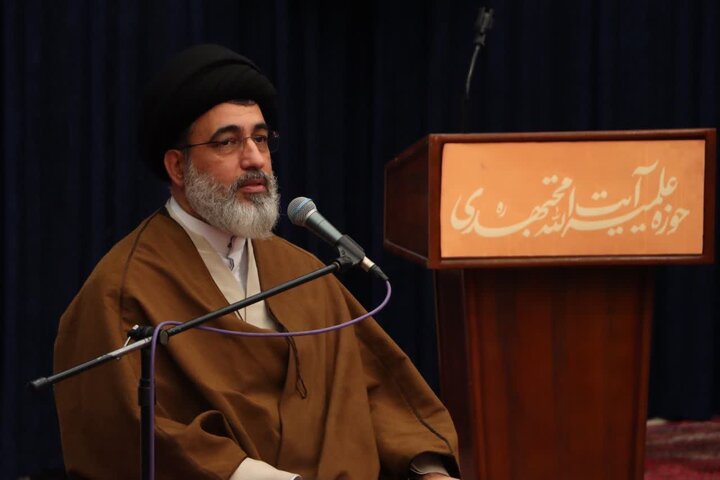 تصاویر/ همایش علمی – پژوهشی اندیشه و قلم