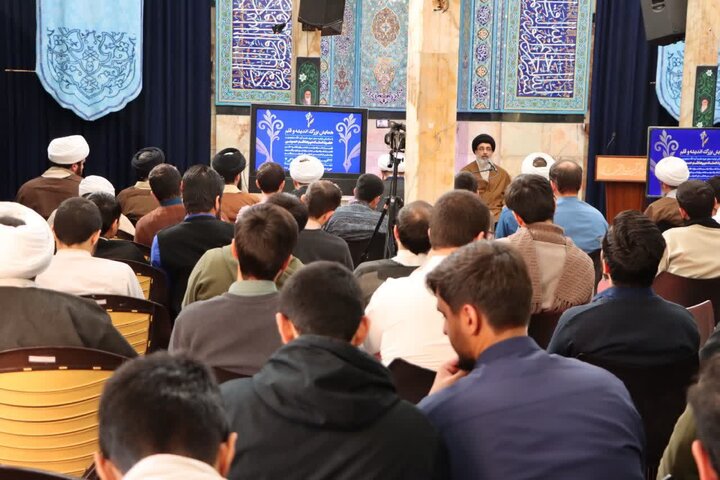 تصاویر/ همایش علمی – پژوهشی اندیشه و قلم