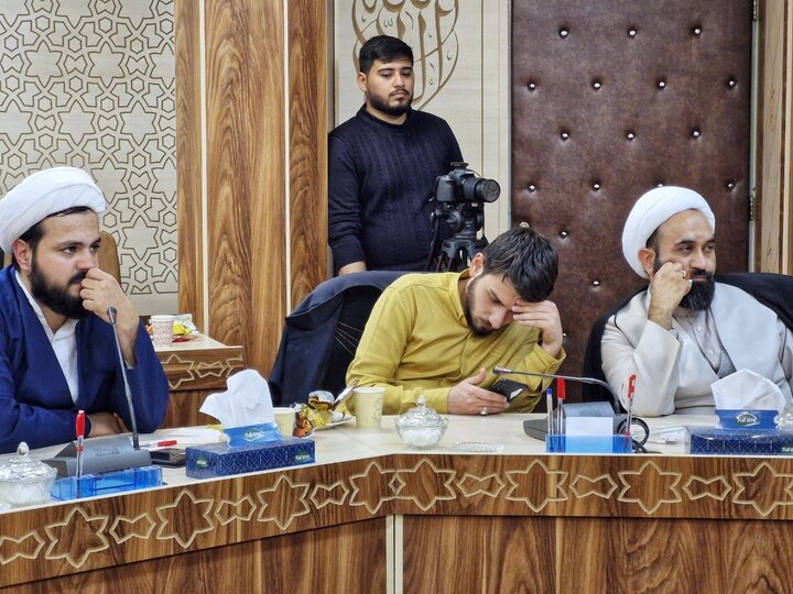 تصاویر/ نشست هم اندیشی بسیج طلاب و دانشجو