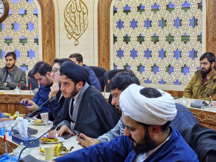 تصاویر/ نشست هم اندیشی بسیج طلاب و دانشجو