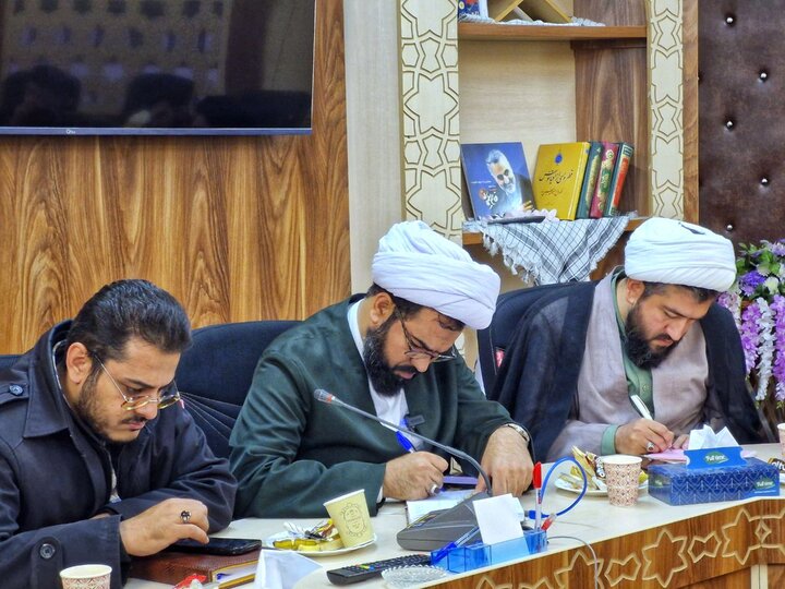 تصاویر/ نشست هم اندیشی بسیج طلاب و دانشجو