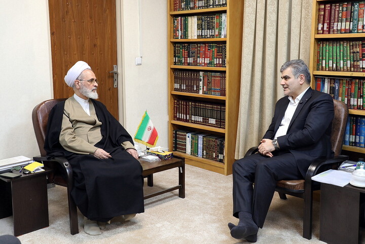 تصاویر/  دیدار مدیرعامل بانک قرض‌الحسنه مهر ایران با آیت الله اعرافی