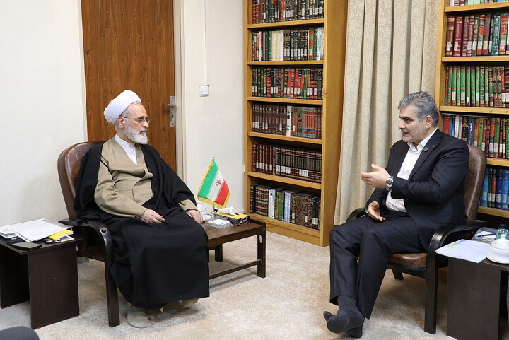 تصاویر/  دیدار مدیرعامل بانک قرض‌الحسنه مهر ایران با آیت الله اعرافی