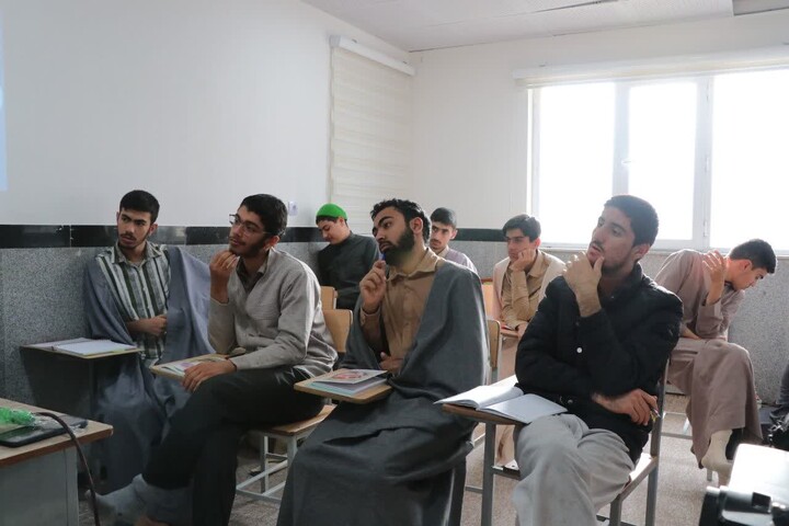 تصاویر / برگزاری بیست‌ونهمین رویداد استانی «بینات حوزوی» با محور بیانیه گام دوم انقلاب در کبودراهنگ