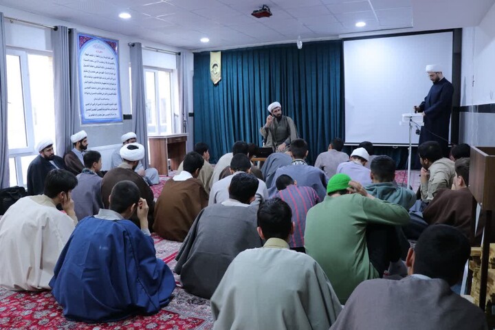 تصاویر / برگزاری بیست‌ونهمین رویداد استانی «بینات حوزوی» با محور بیانیه گام دوم انقلاب در کبودراهنگ