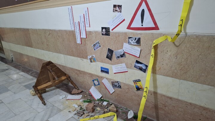 تصاویر/ نمایشگاه نقد سلطه آمریکا و علوم انسانی غربی  در مدرسه علمیه حضرت زینب(س) کرمان