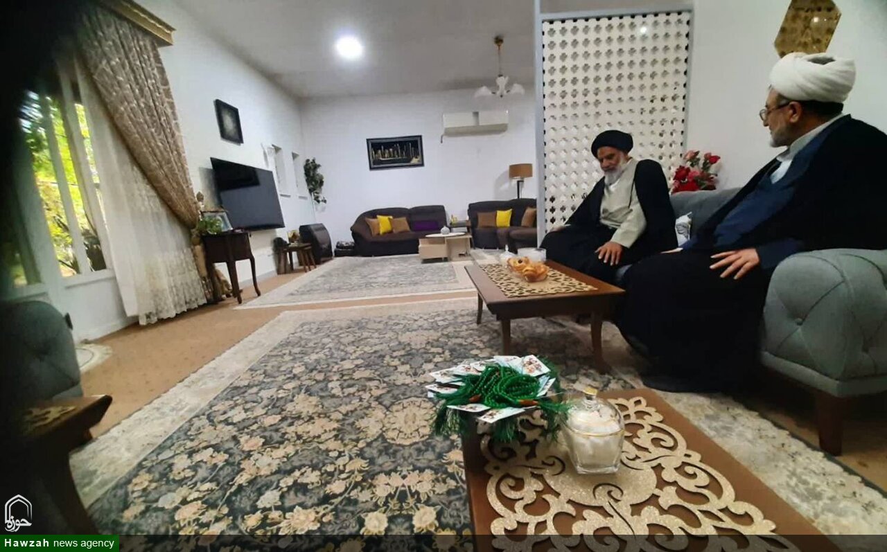 دیدار نماینده ولی فقیه در خوزستان با خانواده شهید سرلشکر رشید