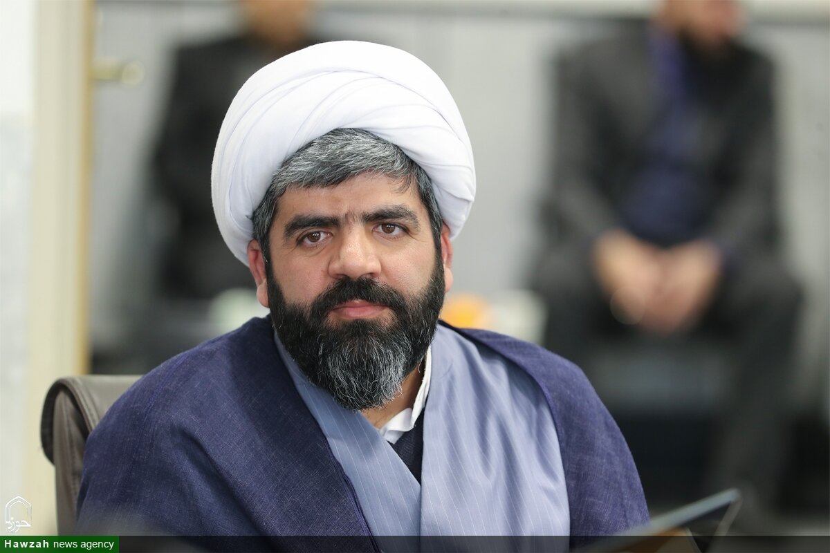 حوزه و دانشگاه با پذیرش متقابل و گفتمان مشترک می‌توانند مکمل یکدیگر باشند