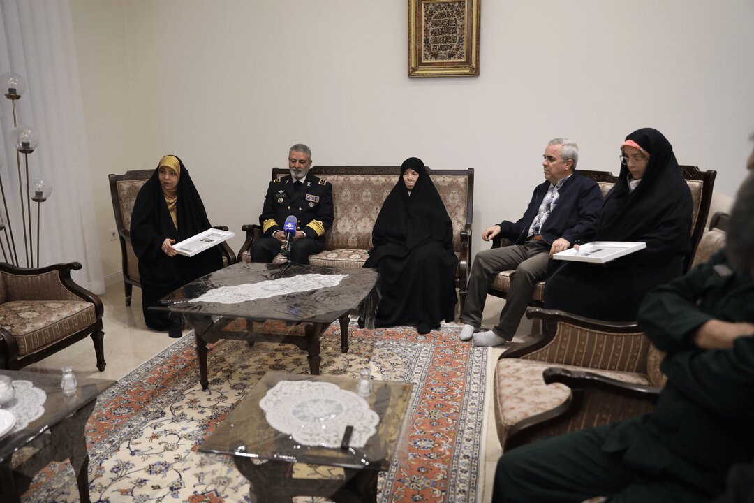 اعطای درجه سپهبدی شهید محمد باقری به خانواده ایشان