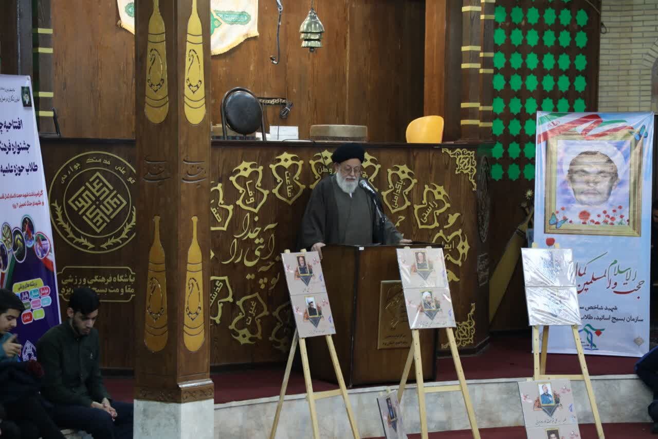 ورزش به یک فریضه عمومی در حوزه‌های علمیه تبدیل شود+عکس