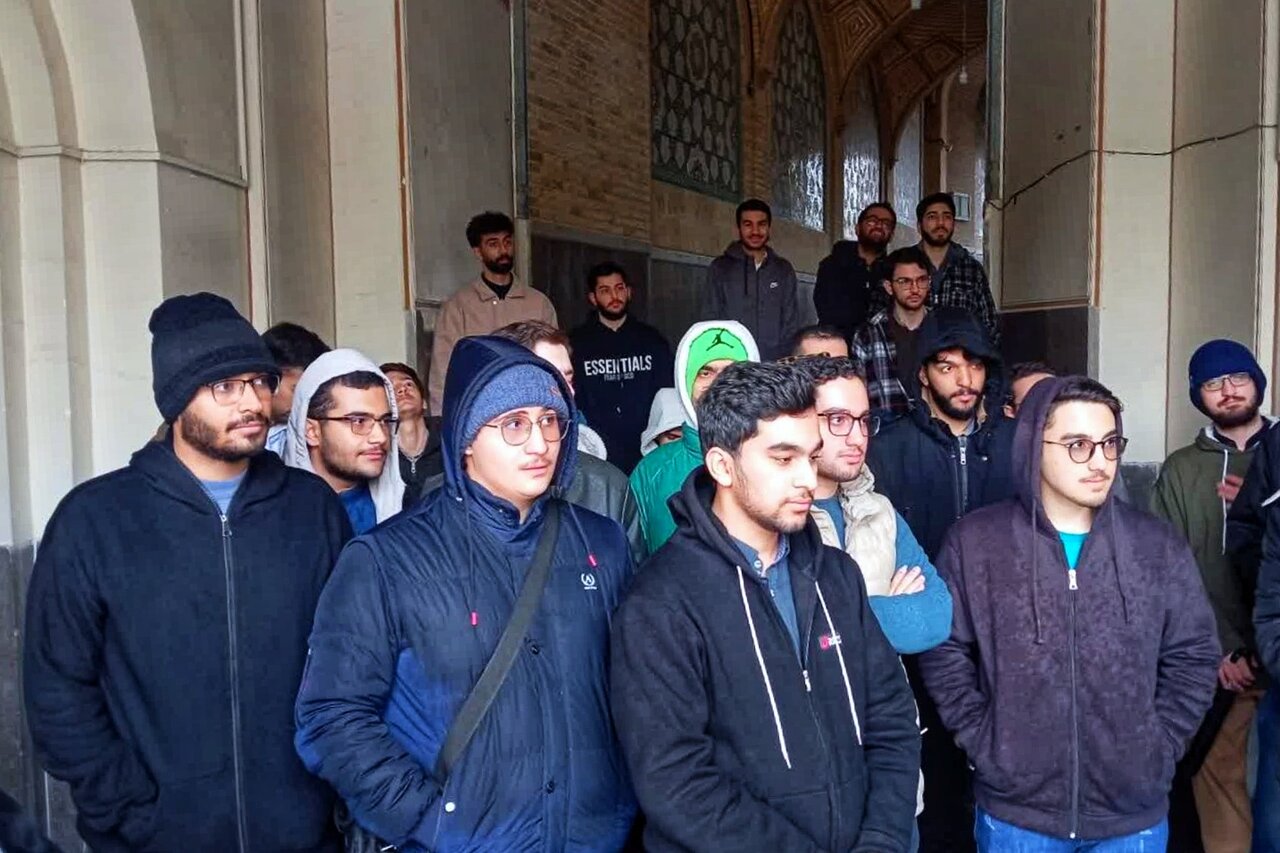 تصاویر/ بازدید دانشجویان علوم پزشکی قم از مدرسه علمیه فیضیه