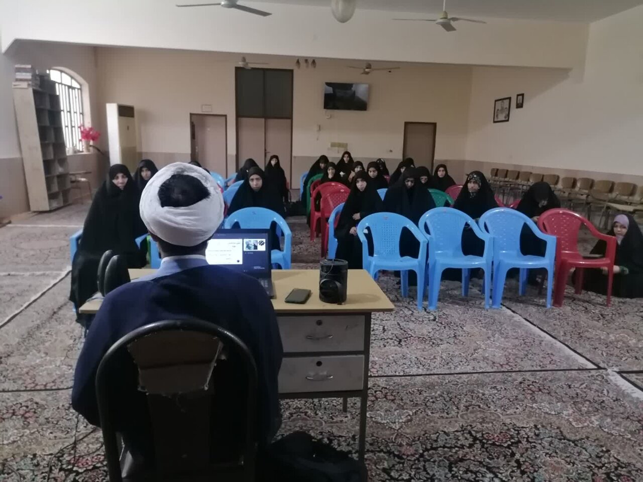 نشست علمی پژوهشی جیرفت