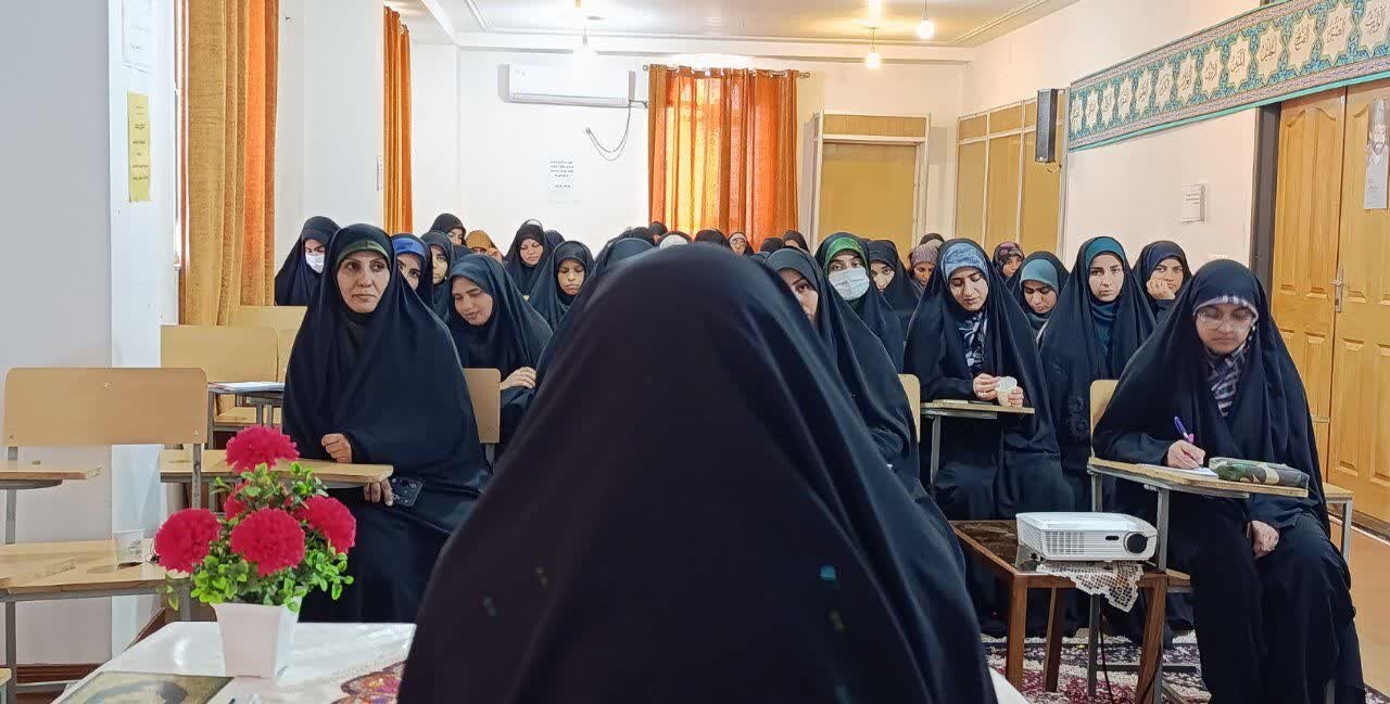 نشست علمی پژوهشی مدرسه علمیه فاطمه بم