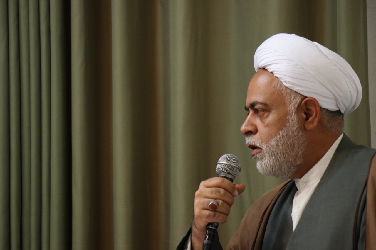 صوت/ گفت‌وگوی رادیویی معاون پژوهش حوزه علمیه کرمان و رئیس پژوهشگاه ایران و اسلام درباره وحدت حوزه و دانشگاه