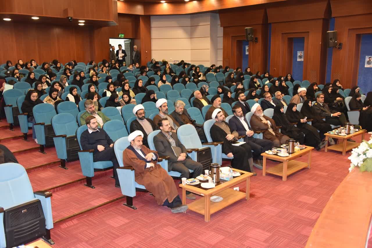 تصاویر/ رونمایی از کتاب رهیافتی به ابعاد گوناگون عفاف و حجاب