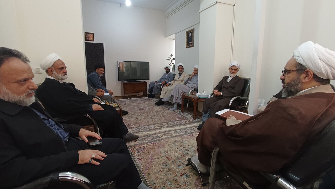 نشست ارزیابی و وضعیت‌شناسی مدارس حوزه علمیه استان کرمان با حضور مدیر و معاونین مرکز مدیریت حوزه علمیه استان