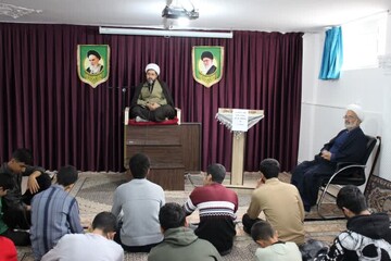 تصاویر/مراسم درس اخلاق هفتگی طلاب مدرسه علمیه امام صادق (ع) بیجار