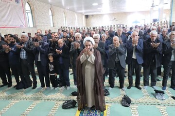 تصاویر/ اقامه نماز جمعه شهر زیدآباد