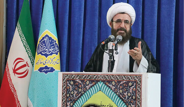 دلار به عنوان پیاده نظام دشمن در کشور جولان می دهد