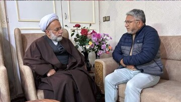 نماینده ولی‌فقیه در آفریقا  موفقیت  رئیس مؤسسه امام خمینی کارگل هند  را تبریک گفت