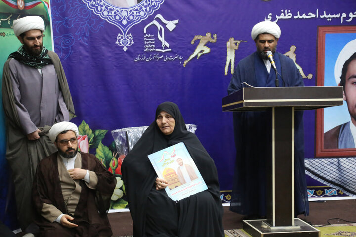 تصاویر/تکریم و بزرگداشت مقام مادر طلبه شهید مدافع حرم مصطفی خلیلی