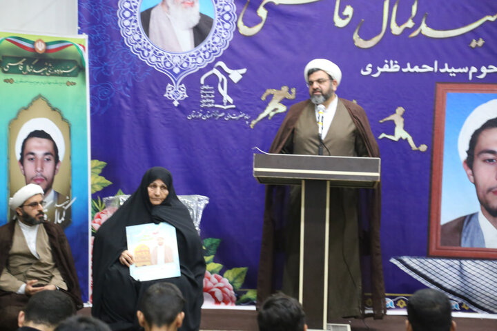 تصاویر/تکریم و بزرگداشت مقام مادر طلبه شهید مدافع حرم مصطفی خلیلی