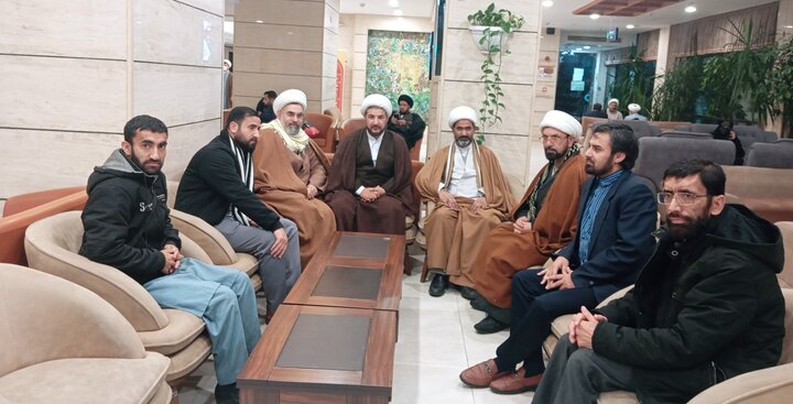 جامعہ روحانیت مشہد کے وفد کی مرکزی صدر سے ملاقات؛ والد محترم کی وفات پر اظہارِ تعزیت