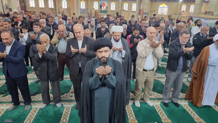 نماز جمعه گناوه به روایت تصویر