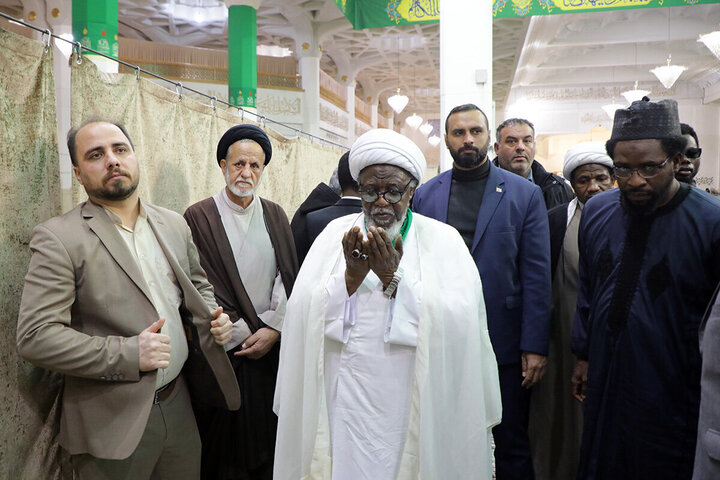 Photos/ Cheikh Ibrahim Zakzaky visite le sanctuaire de Dame Fatima Masoumeh (que la paix soit sur elle)