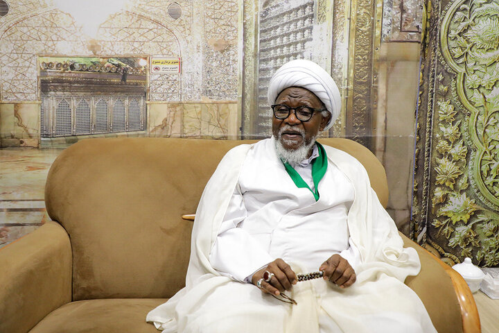 Photos/ Cheikh Ibrahim Zakzaky visite le sanctuaire de Dame Fatima Masoumeh (que la paix soit sur elle)