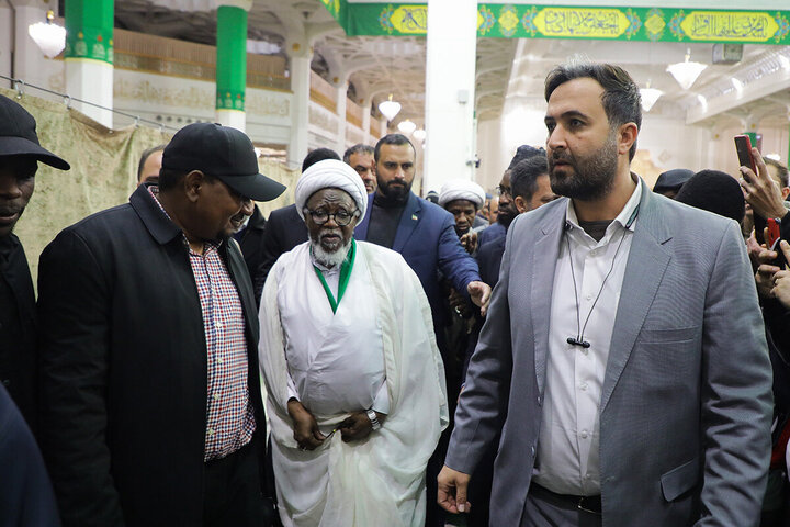 Photos/ Cheikh Ibrahim Zakzaky visite le sanctuaire de Dame Fatima Masoumeh (que la paix soit sur elle)