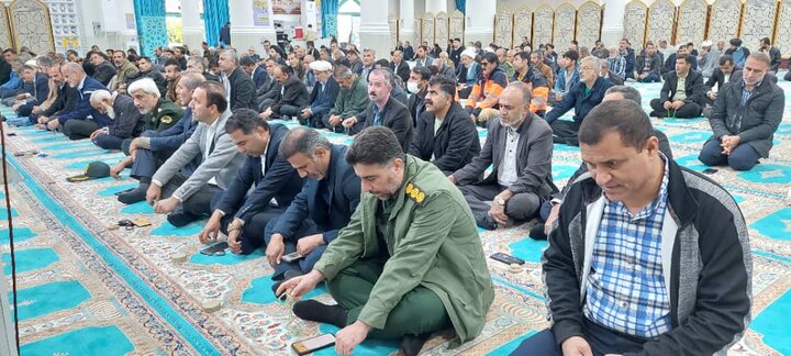 نمازجمعه امروز شهر جم به روایت تصویر