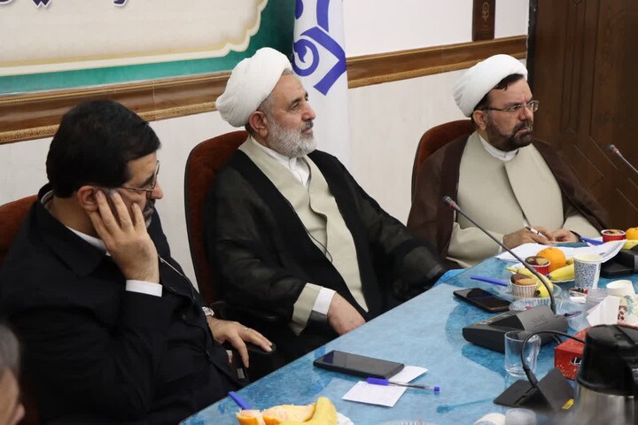 بررسی چالش‌ها و تصویب راهکارهای حمایت از دانشگاه فرهنگیان قم در دهمین جلسه هیئت امناء